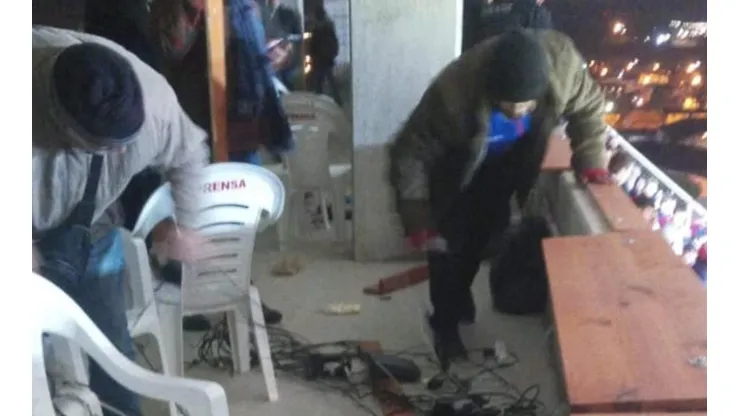 Hinchas de Unión de Santa Fe agredieron a la prensa uruguaya.