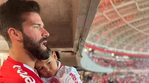 Alisson Becker disfrutó de la clasificación del Inter en Copa Sudamericana.