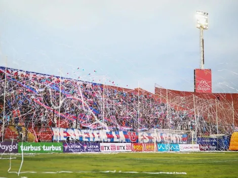 Video: Los hinchas de la U hacen avalancha para ingresar al estadio