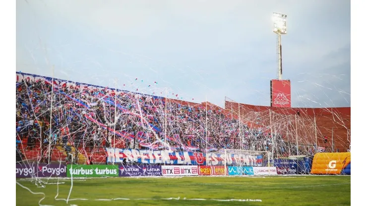 Los hinchas de la Universidad de Chile hacen noticia
