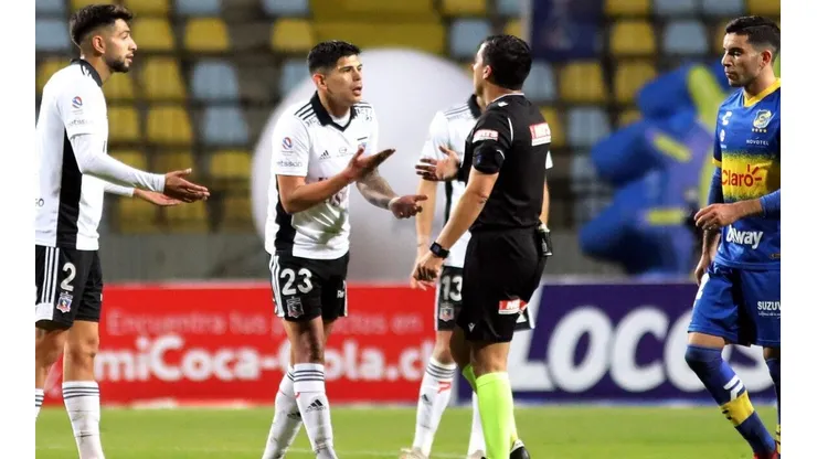 Los hinchas le dieron con todo a Esteban Pavez