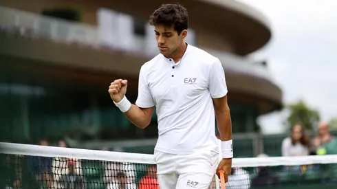 Garin avanza a tranco firme en Wimbledon.