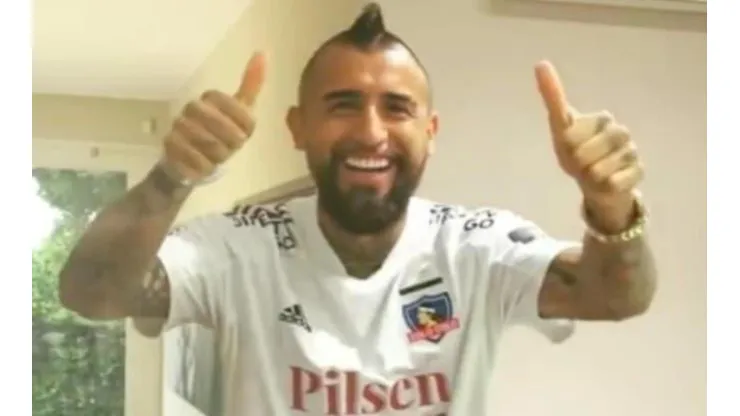 Arturo Vidal llegó hasta el Monumental.