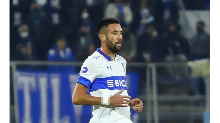 El lateral ya tuvo su debut con Universidad Católica