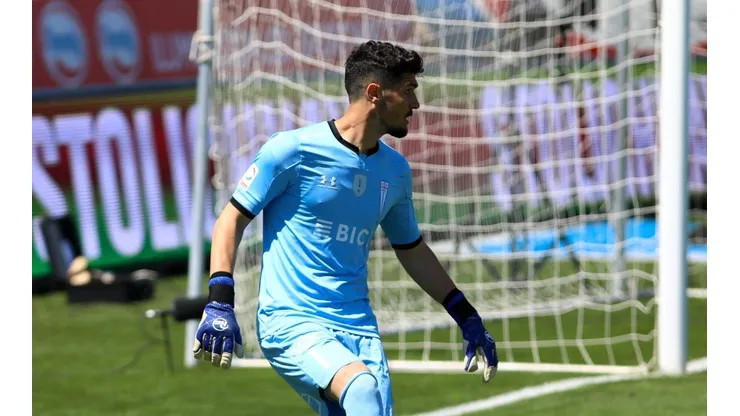 El portero podría volver a defender a la UC en el torneo continental
