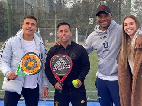 Sánchez viste con orgullo la ropa de la U en medio de sus vacaciones