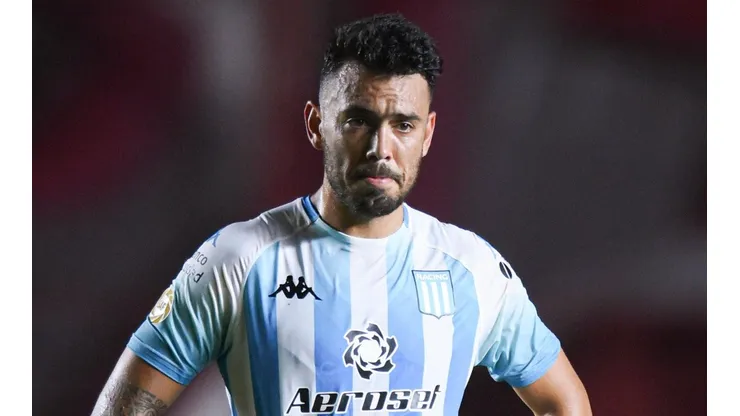 Domínguez se despide como ídolo en goleada de Racing antes de arribar a la U.