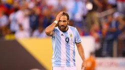 Higuaín continúa soñando con La Roja y su gol perdido en la Copa América Centenario.