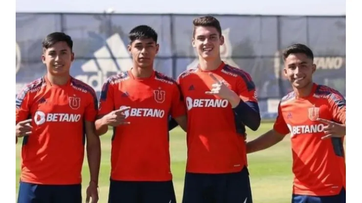 La camada de jóvenes azules que intentan brillar con López.