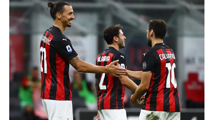 Hakan Calhanoglu criticó duramente a Zlatan Ibrahimovic