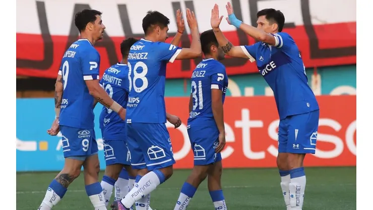 Católica ganó por tres a uno el partido de ida