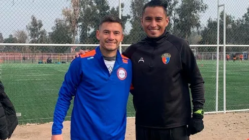 Charles Aránguiz junto a Diego Silva