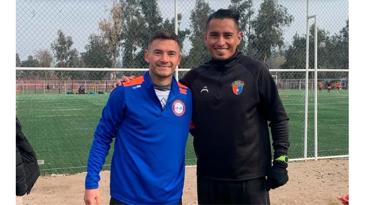 Charles Aránguiz junto a Diego Silva