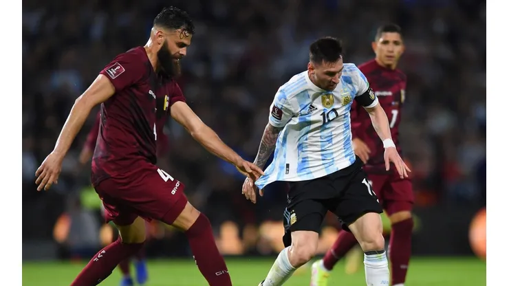 El defensor venezolano es seguido por Colo Colo