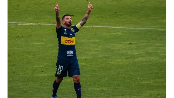 Cuevas se despide rápidamente de la segunda rueda con grave lesión.