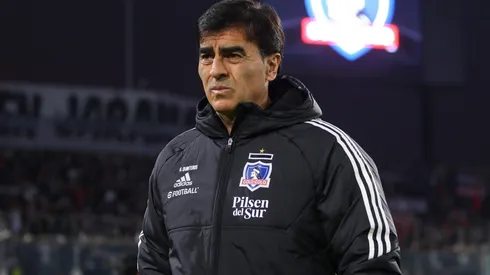 Quinteros le golpea la mesa a Colo Colo por tema refuerzos.