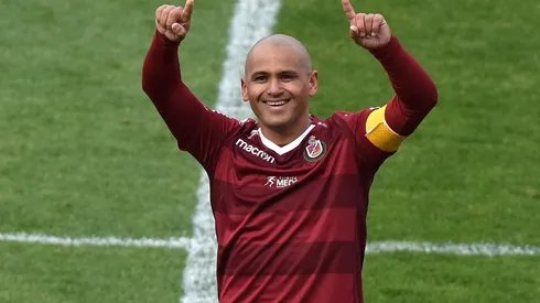 Humberto Suazo anotó un verdadero golazo