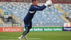 Hinchas de General Velásquez le hacen la vida posible a Campos.