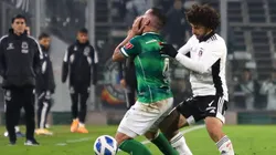 El uruguayo y el DT tuvieron un fuerte encontrón durante el partido