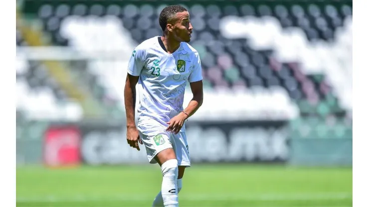 Byron Castillo suma sus primeros minutos con León