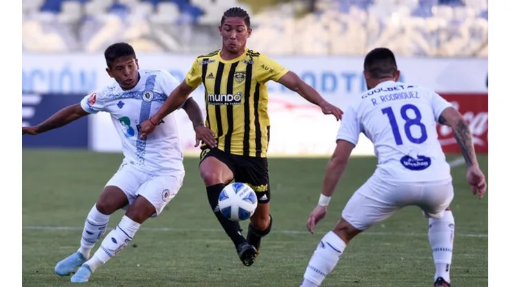 El primer partido se jugará en el Estadio Ester Roa de Concepción