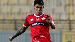 El lateral fue intervenido en una de sus rodillas