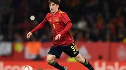 Gavi tiene 17 años y se ha consolidado como titular en la selección española