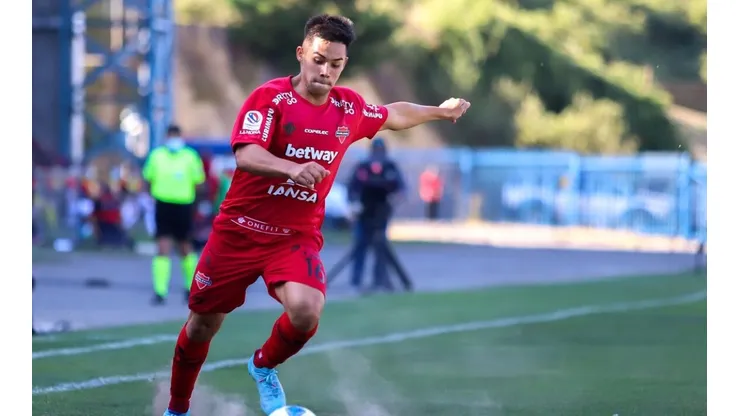 Alexander Aravena se muere por llegar a La Roja adulta.