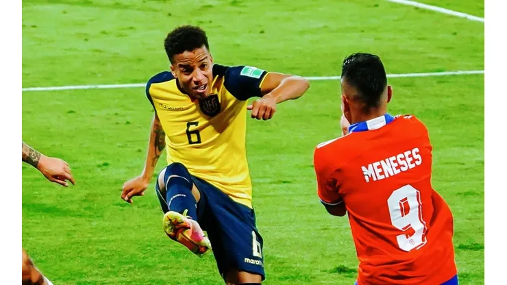 La FIFA desestimó la denuncia chilena por Byron Castillo.