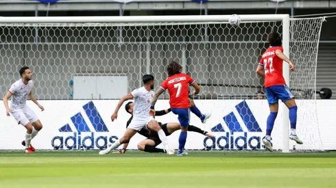 Video: Montecinos se manda una macana debajo del arco para Chile.