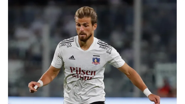 Christian Santos no está en los planes de Colo Colo y debe buscar nuevo club.