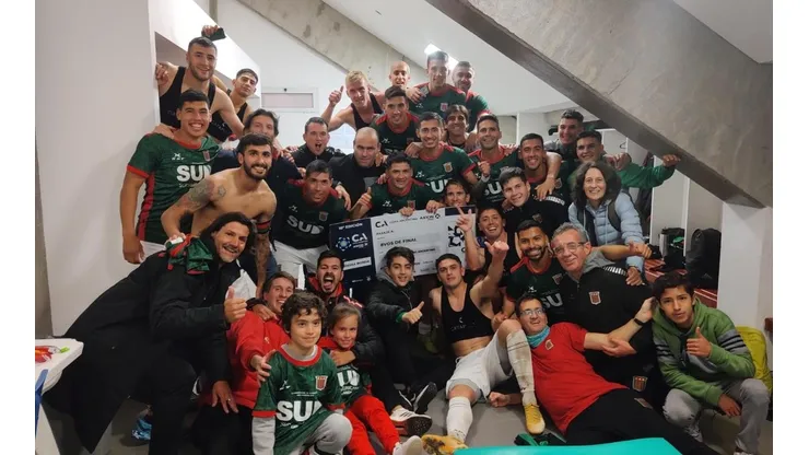 Ex azul lidera humilde club que elimina a Racing Club de la Copa Argentina.