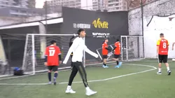 Pulgar hace enojar a La Roja restándose de la gira y jugando una pichanga.