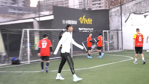 Pulgar hace enojar a La Roja restándose de la gira y jugando una pichanga.