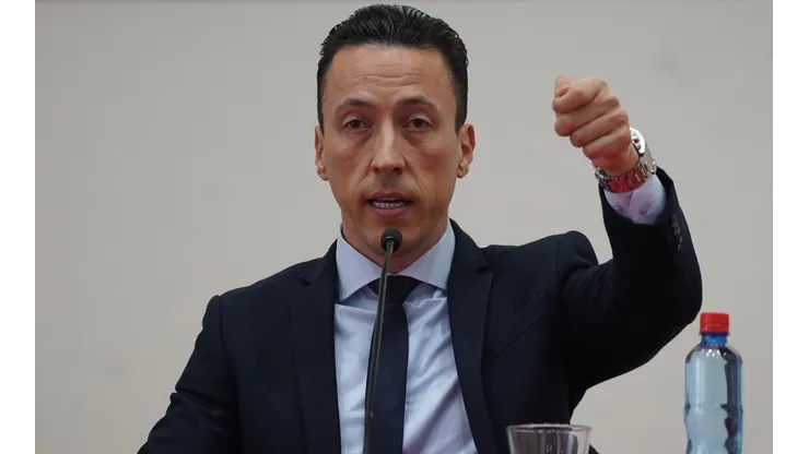 Los hinchas de La Roja se ilusionan con la conferencia de Carlezzo