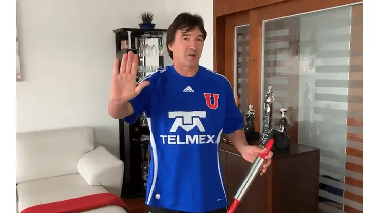 Valenzuela entrenó con camiseta de la U y ahora es el PF de López.