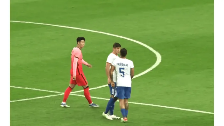 Son evita pelea entre Díaz y Kuscevic en derrota de Chile.