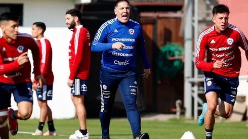 Berizzo define su primera formación en La Roja para enfrentar a Corea.