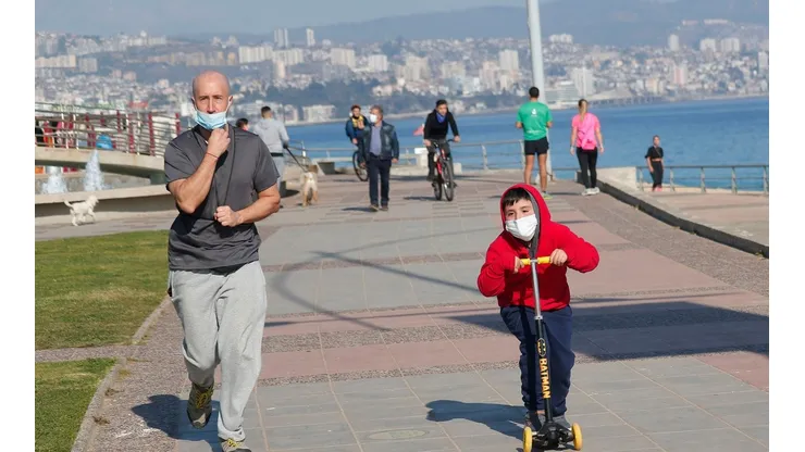 VIÑA DEL MAR: Familias pasean por el Dia del Padre