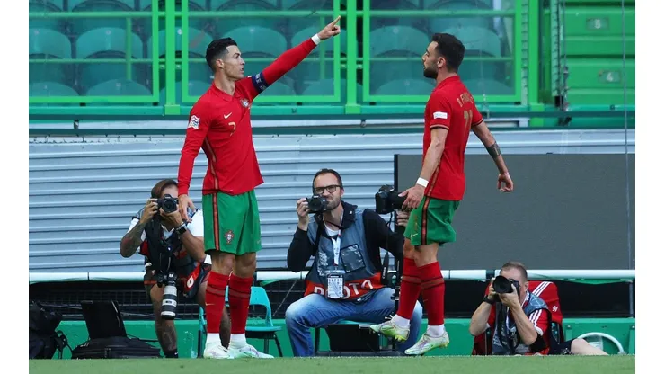Mamá de Cristiano Ronaldo se emociona con el doblete en Portugal.