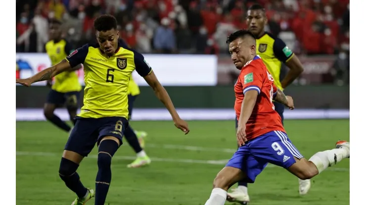 Desde Ecuador buscan despejar las dudas de la nacionalidad de Castillo.