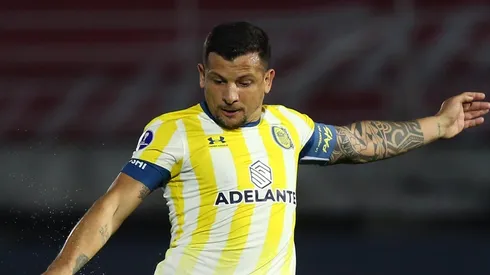 San Lorenzo le responde a Emiliano Vecchio.
