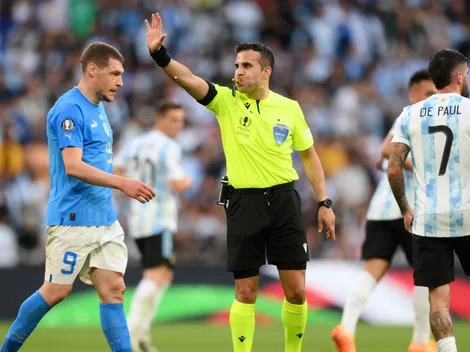 Messi muestra respeto por Maza y saluda a la cuaterna arbitral previo a la Finalísima