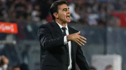 Gustavo Quinteros se vio ofuscado durante el partido con Ñublense.