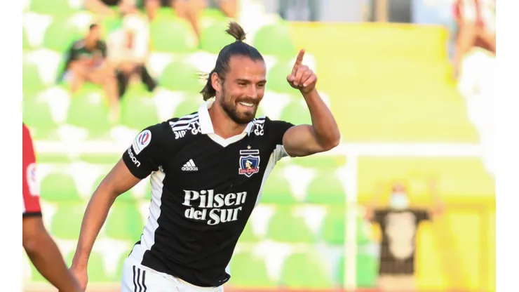 Christian Santos aún tiene contrato con Colo Colo.