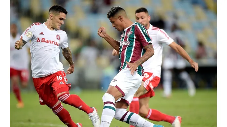 Bustos, a la izquierda, asegura que Colo Colo no será nada de fácil para Inter.