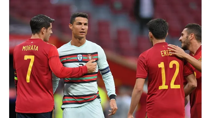 Españoles y portugueses se ven las caras en la primera fecha de su grupo en el torneo europeo