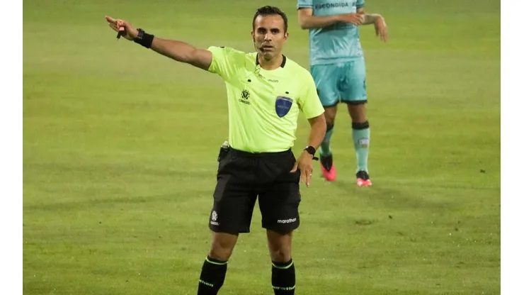 El arbitraje chileno celebra designación de Maza para la Finalísima.