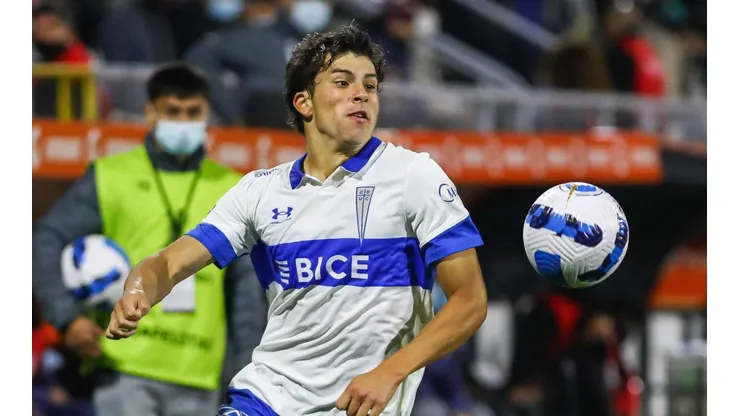 Gonzalo Tapia fue una de las figuras en el triunfo de Universidad Católica.