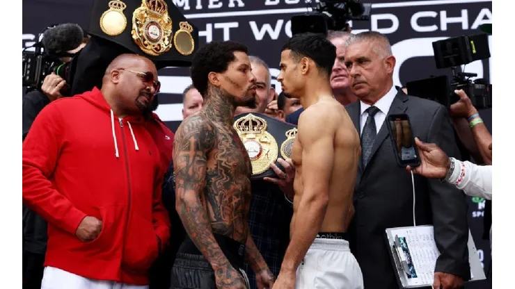 Gervonta Davis y Rolando Romero durante la ceremonia de pesaje